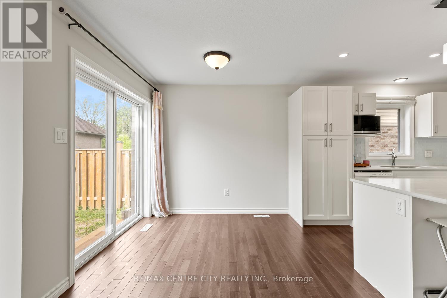 657 Tennent Avenue, London North (North H), ON - Indoor Photo Showing Kitchen