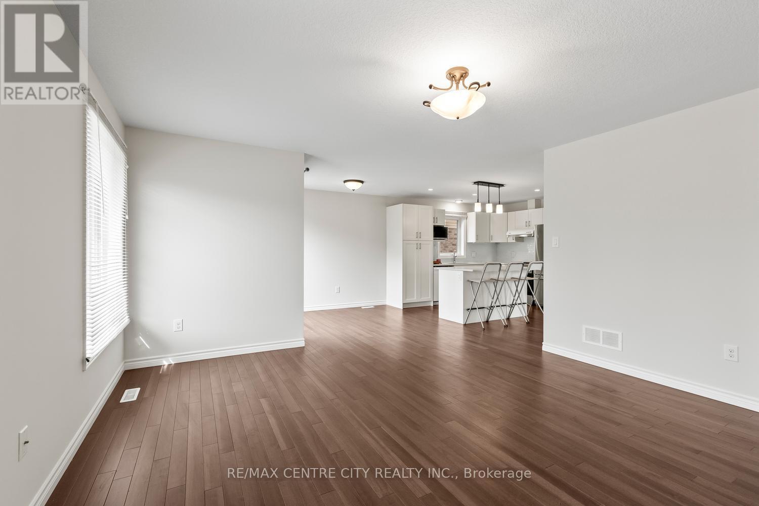 657 Tennent Avenue, London North (North H), ON - Indoor