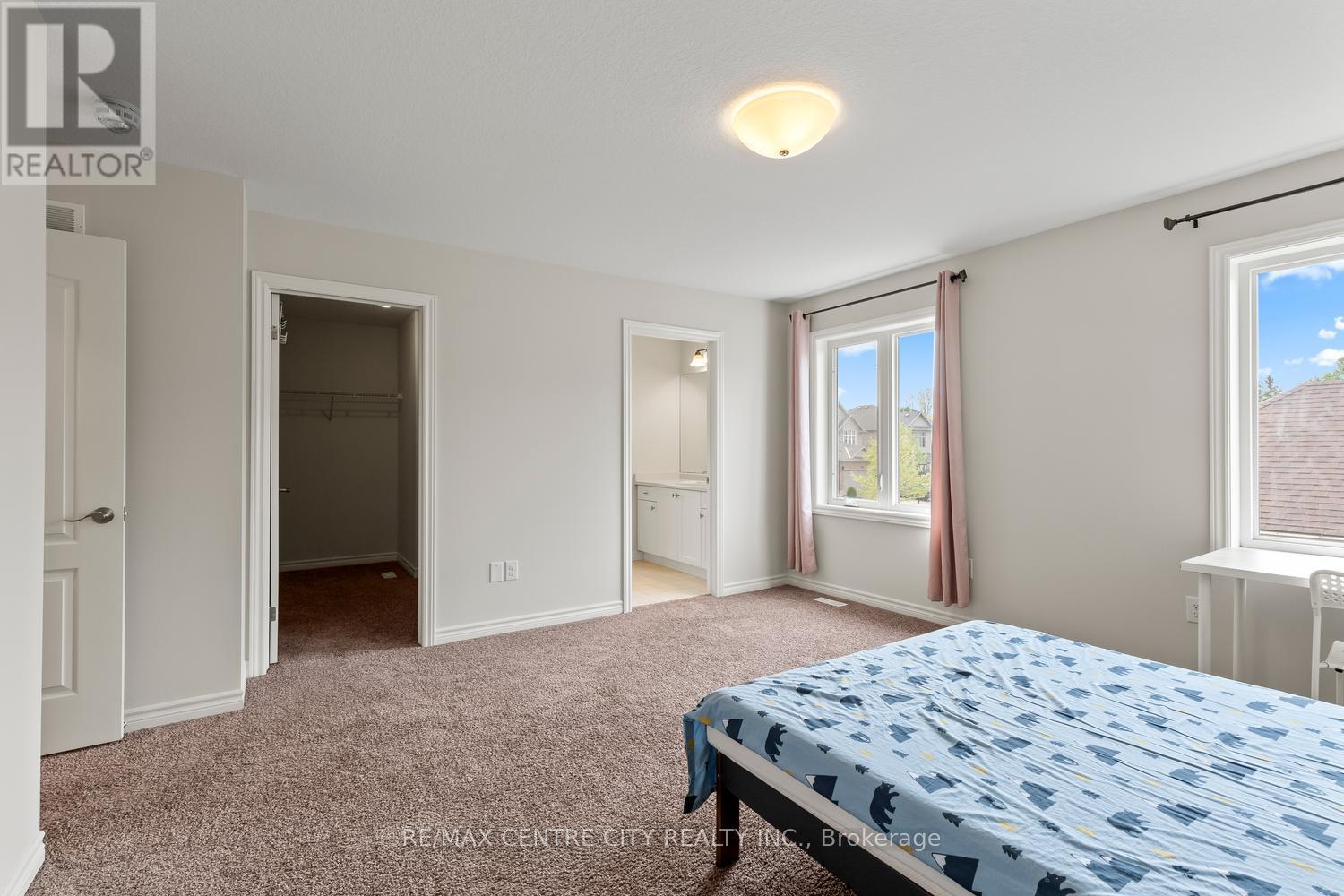657 Tennent Avenue, London North (North H), ON - Indoor Photo Showing Bedroom