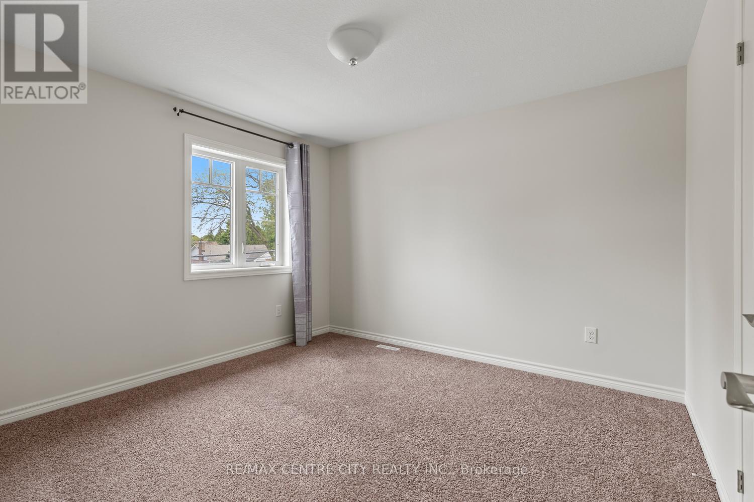 657 Tennent Avenue, London North (North H), ON - Indoor Photo Showing Other Room