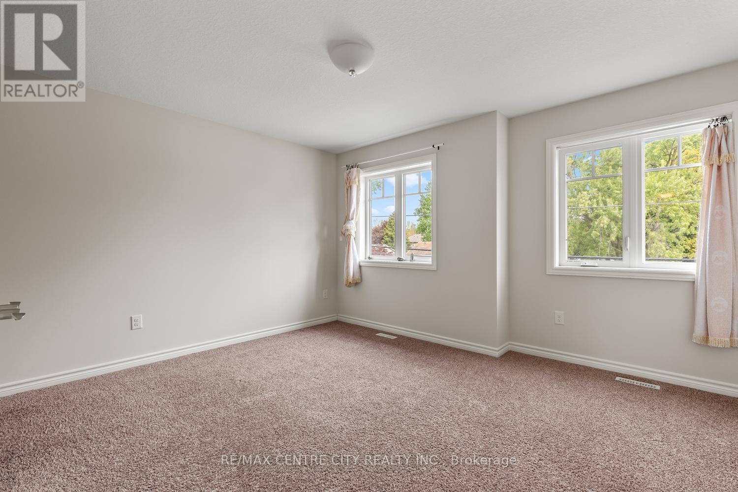 657 Tennent Avenue, London North (North H), ON - Indoor Photo Showing Other Room