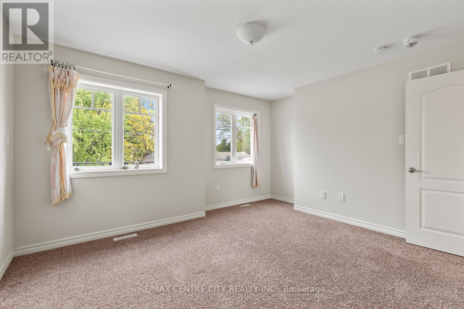 657 Tennent Avenue, London North (North H), ON - Indoor Photo Showing Other Room