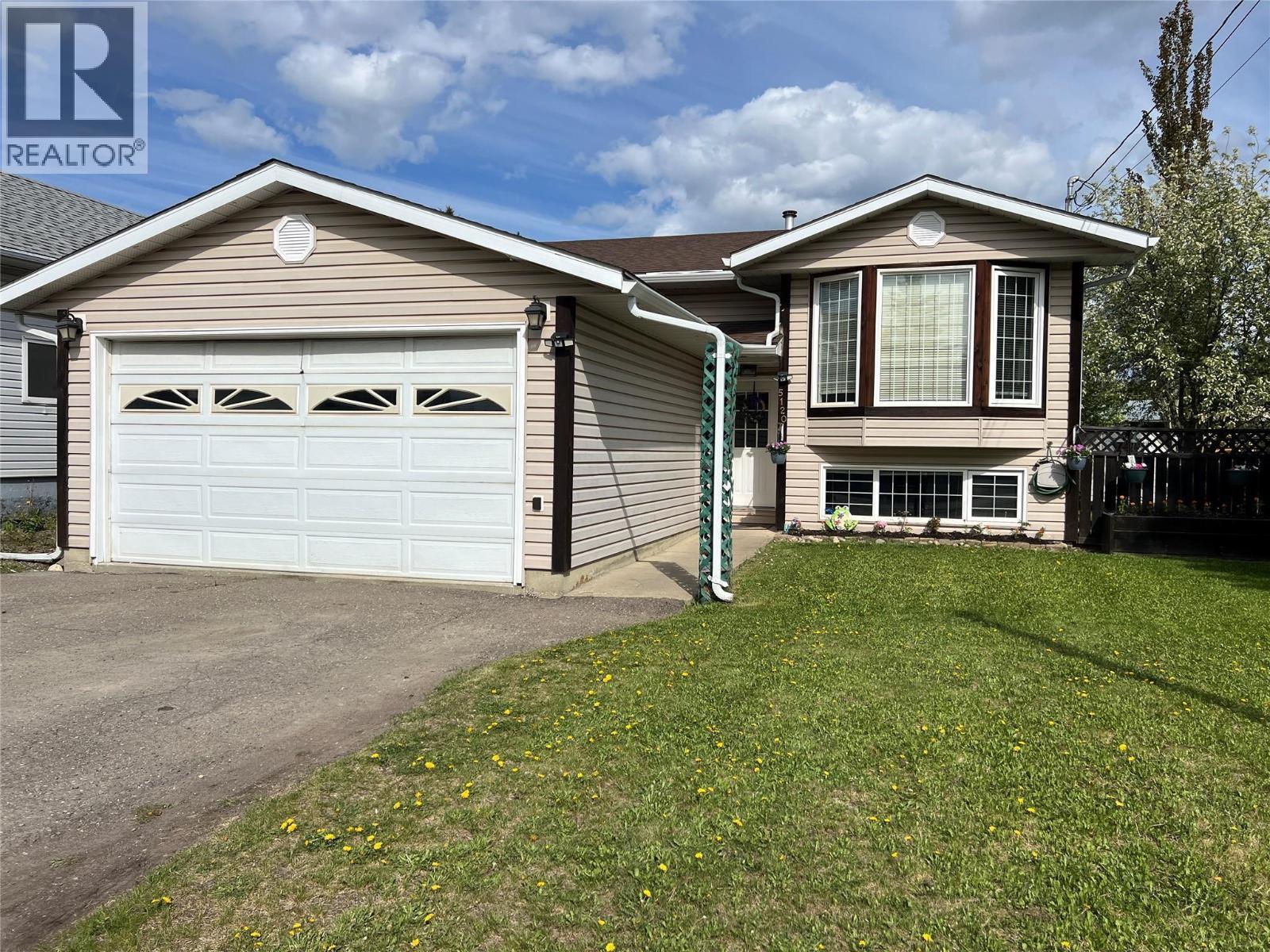 5120 41 Street Ne, Chetwynd, BC