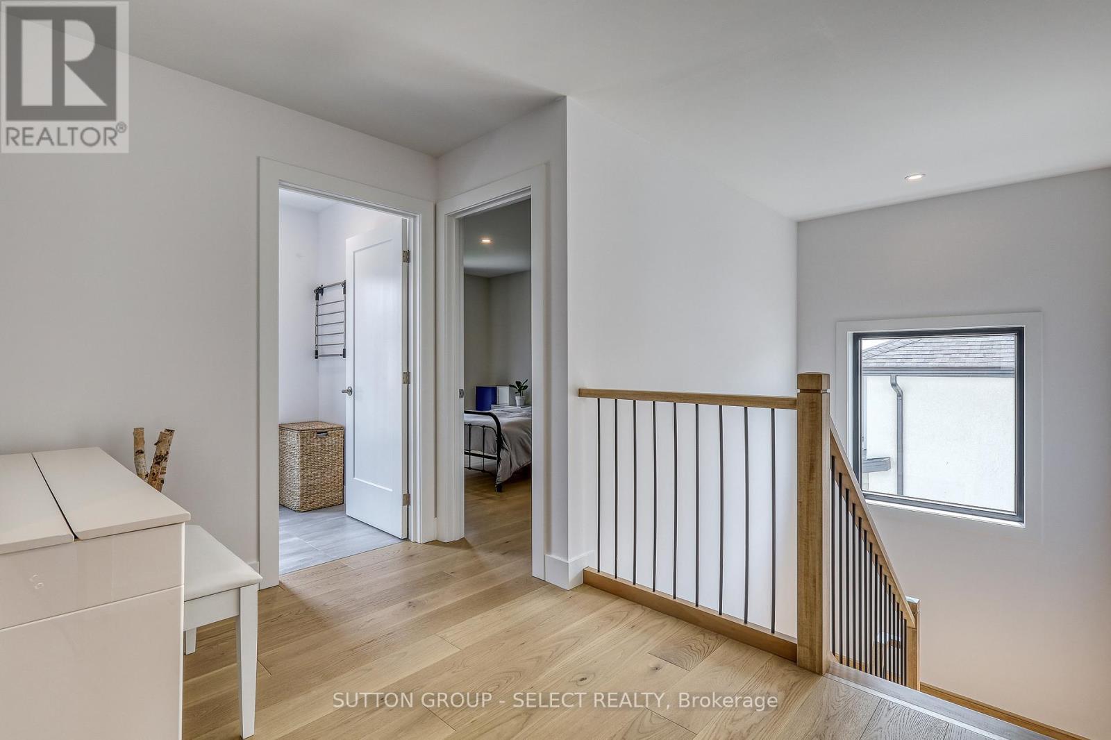 61 Crestview Drive, Middlesex Centre, ON - Indoor Photo Showing Other Room