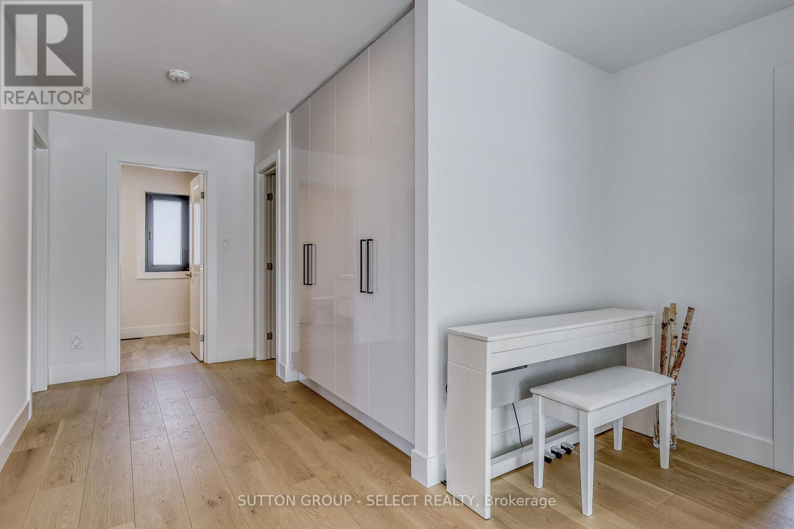 61 Crestview Drive, Middlesex Centre, ON - Indoor Photo Showing Other Room