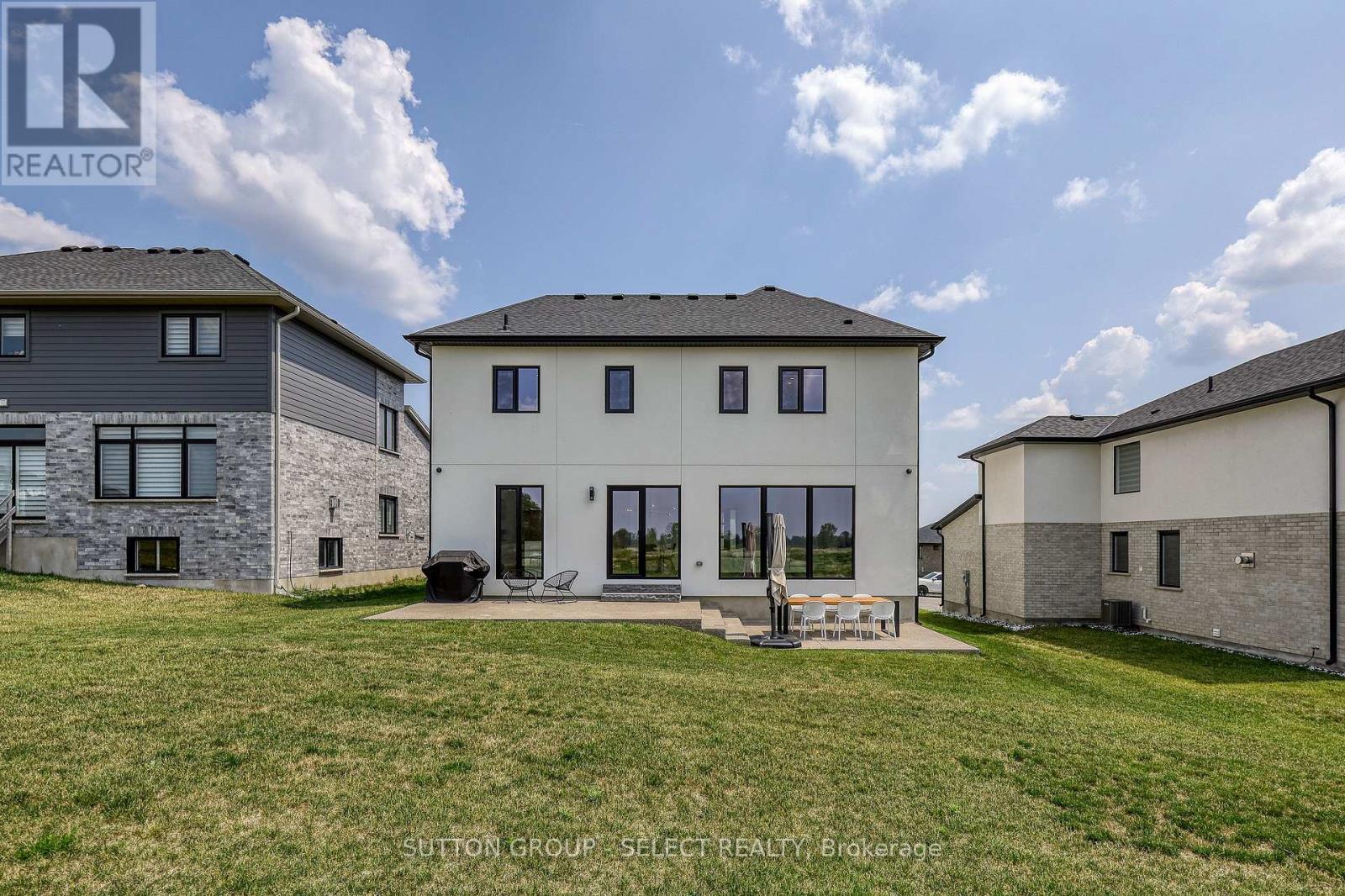 61 Crestview Drive, Middlesex Centre, ON - Outdoor