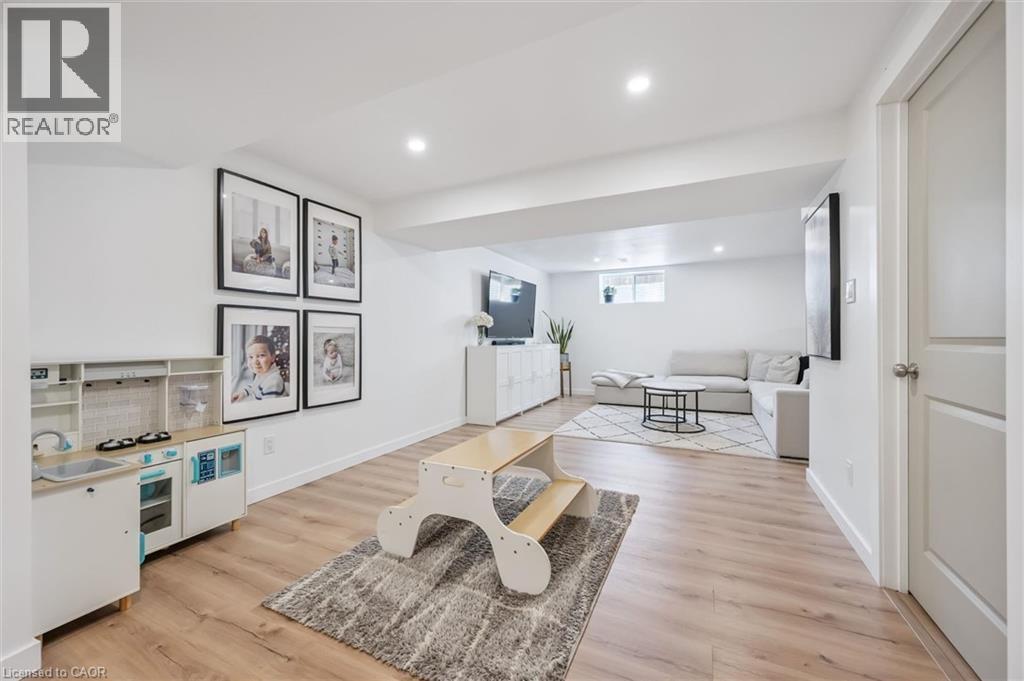 30 Waterbow Trail, Kitchener, ON - Indoor