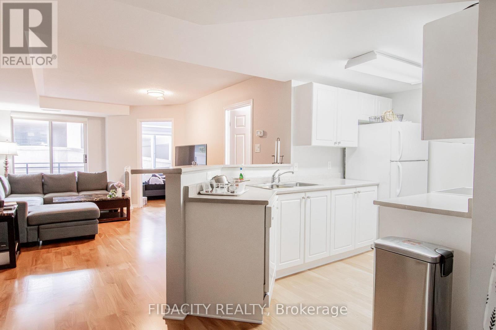 2E - 310 Central Park Drive, Ottawa, ON - Indoor