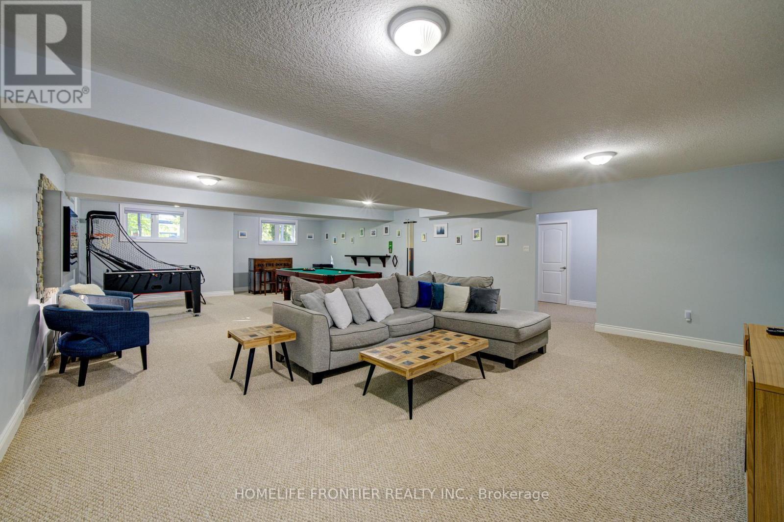 42 Forest Circle, Tiny, ON - Indoor
