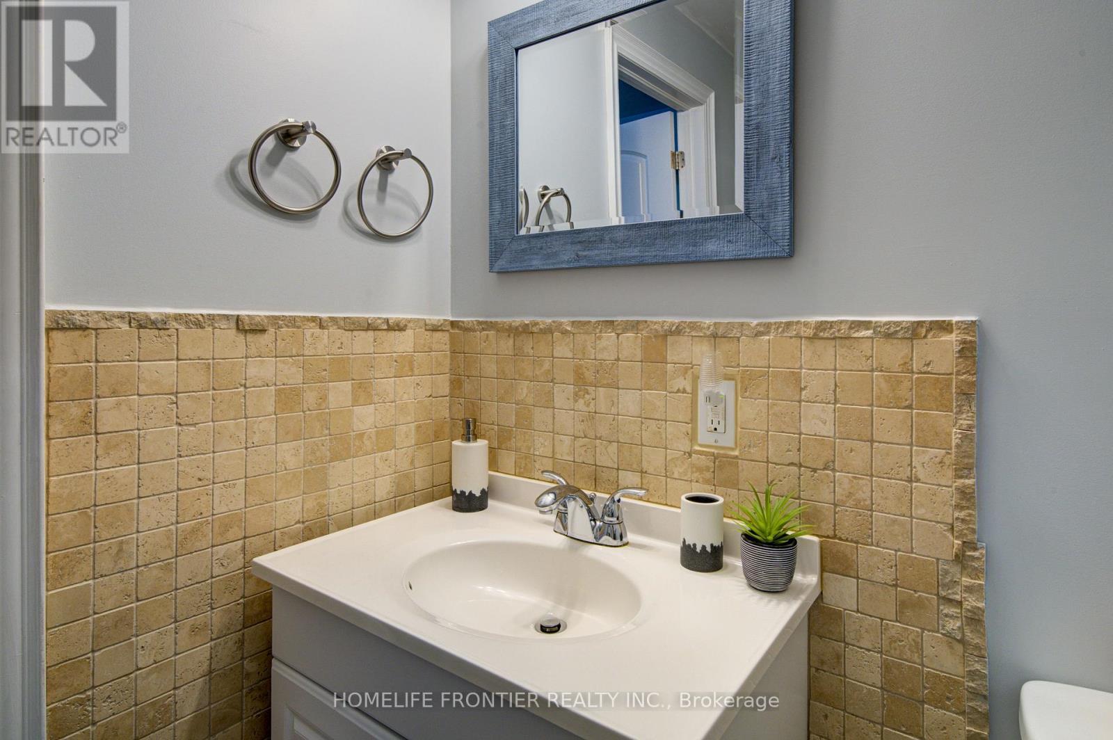 42 Forest Circle, Tiny, ON - Indoor Photo Showing Bathroom