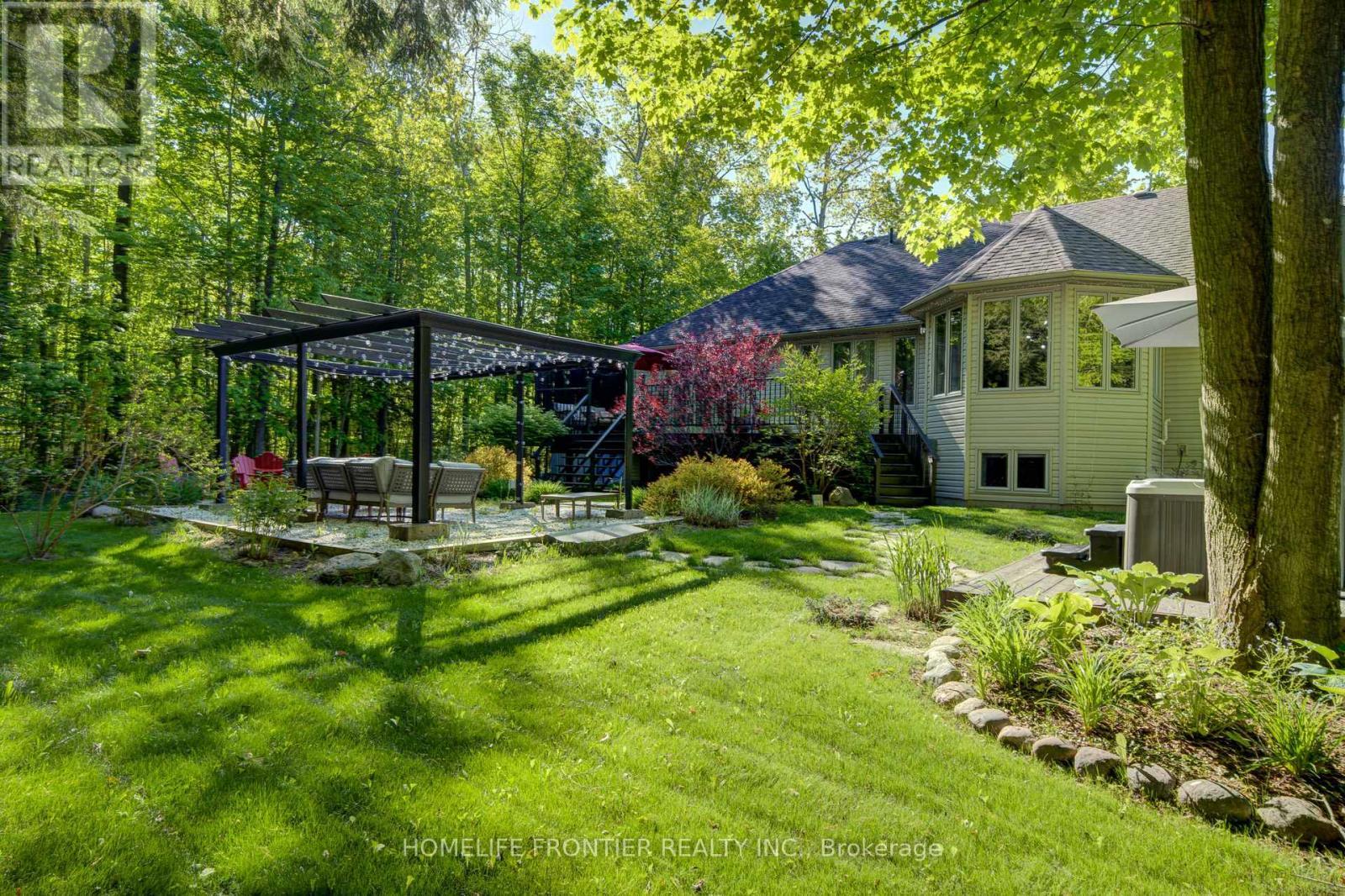 42 Forest Circle, Tiny, ON - Outdoor