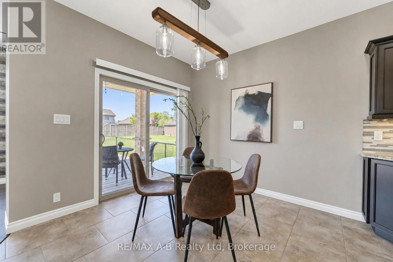 70 Kenton Street, West Perth (Mitchell), ON - Indoor Photo Showing Dining Room