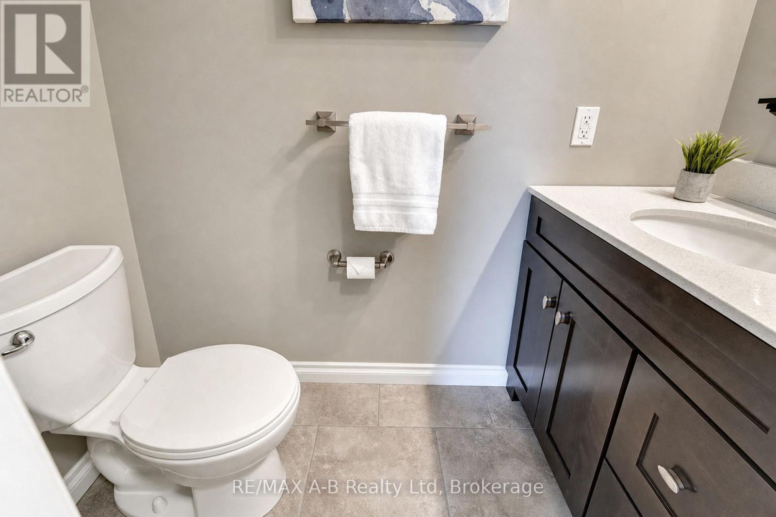 70 Kenton Street, West Perth (Mitchell), ON - Indoor Photo Showing Bathroom