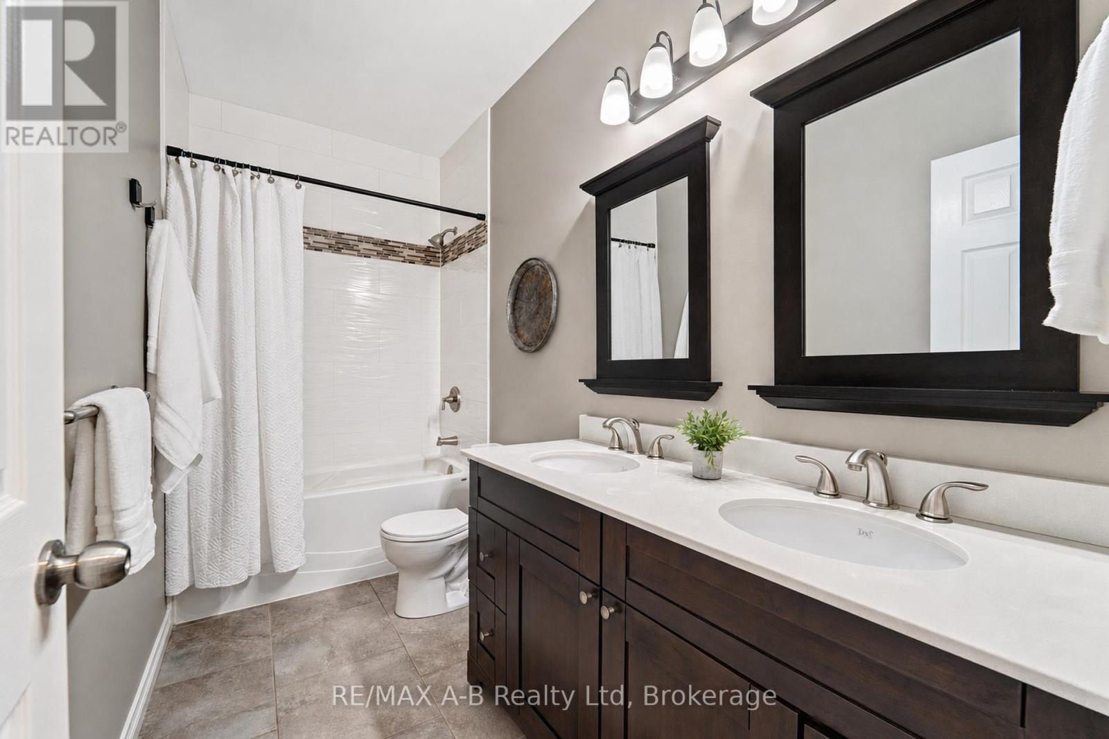 70 Kenton Street, West Perth (Mitchell), ON - Indoor Photo Showing Bathroom