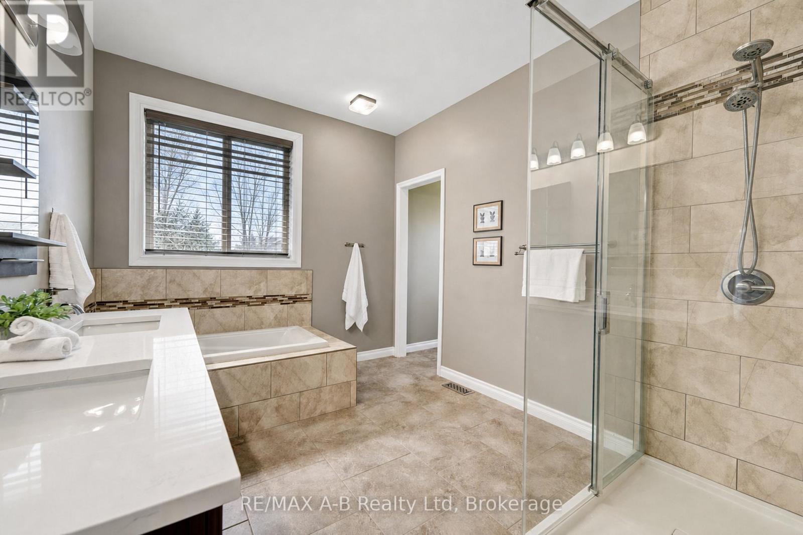 70 Kenton Street, West Perth (Mitchell), ON - Indoor Photo Showing Bathroom