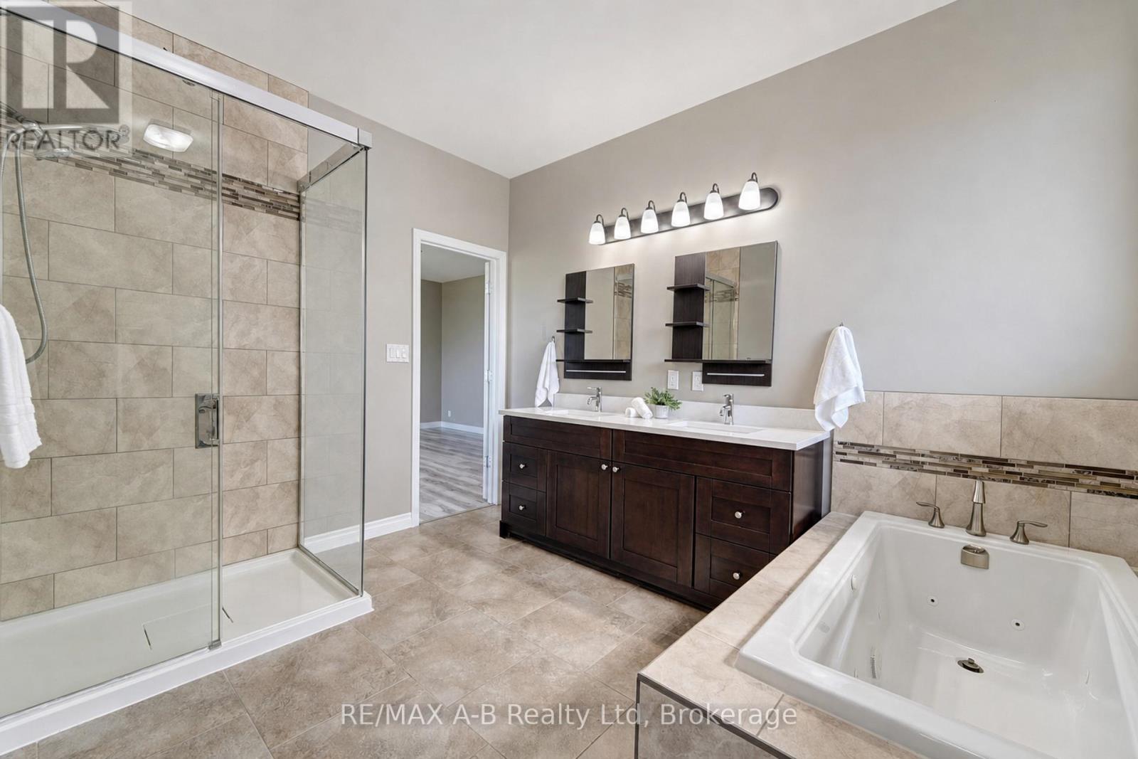 70 Kenton Street, West Perth (Mitchell), ON - Indoor Photo Showing Bathroom