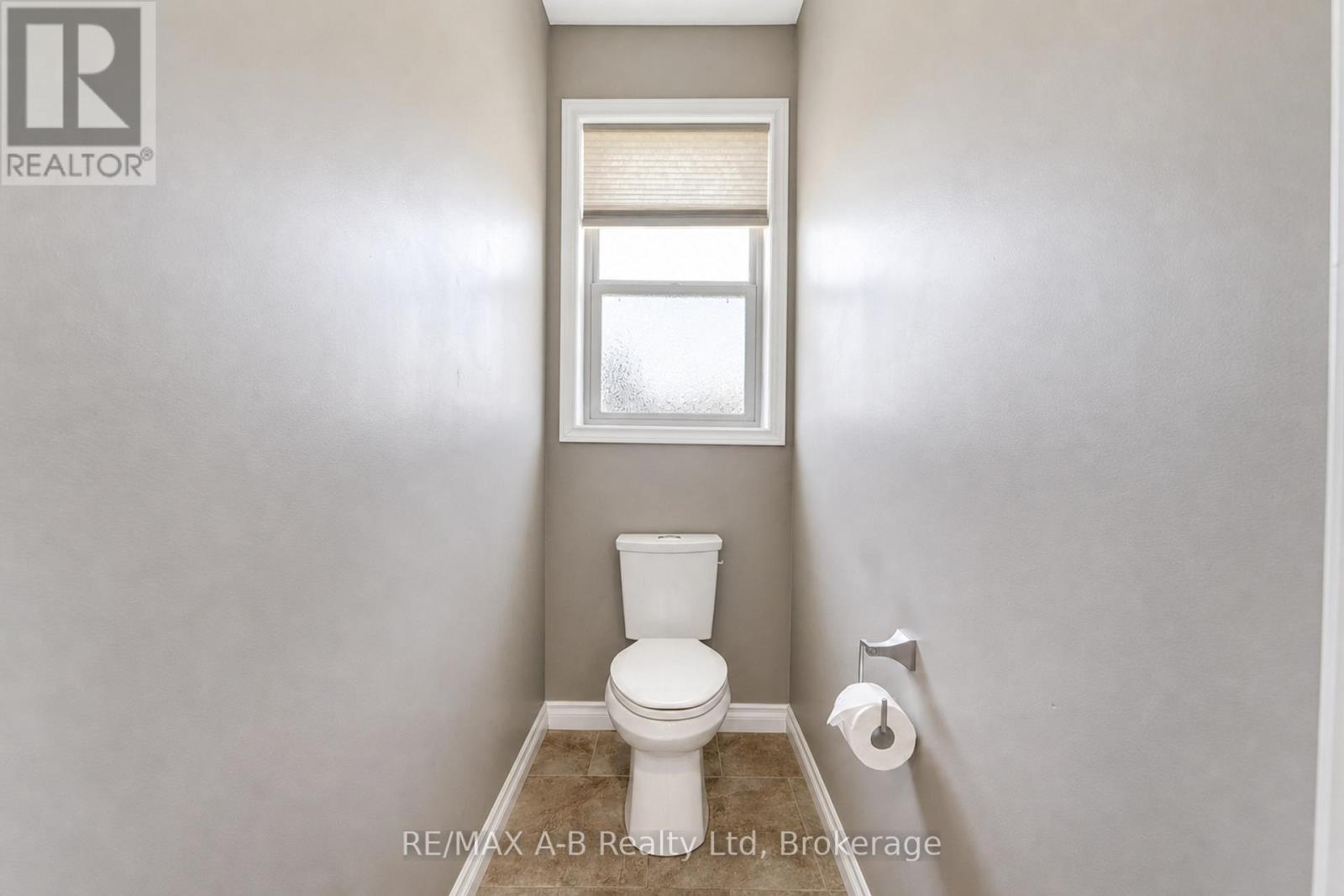 70 Kenton Street, West Perth (Mitchell), ON - Indoor Photo Showing Bathroom