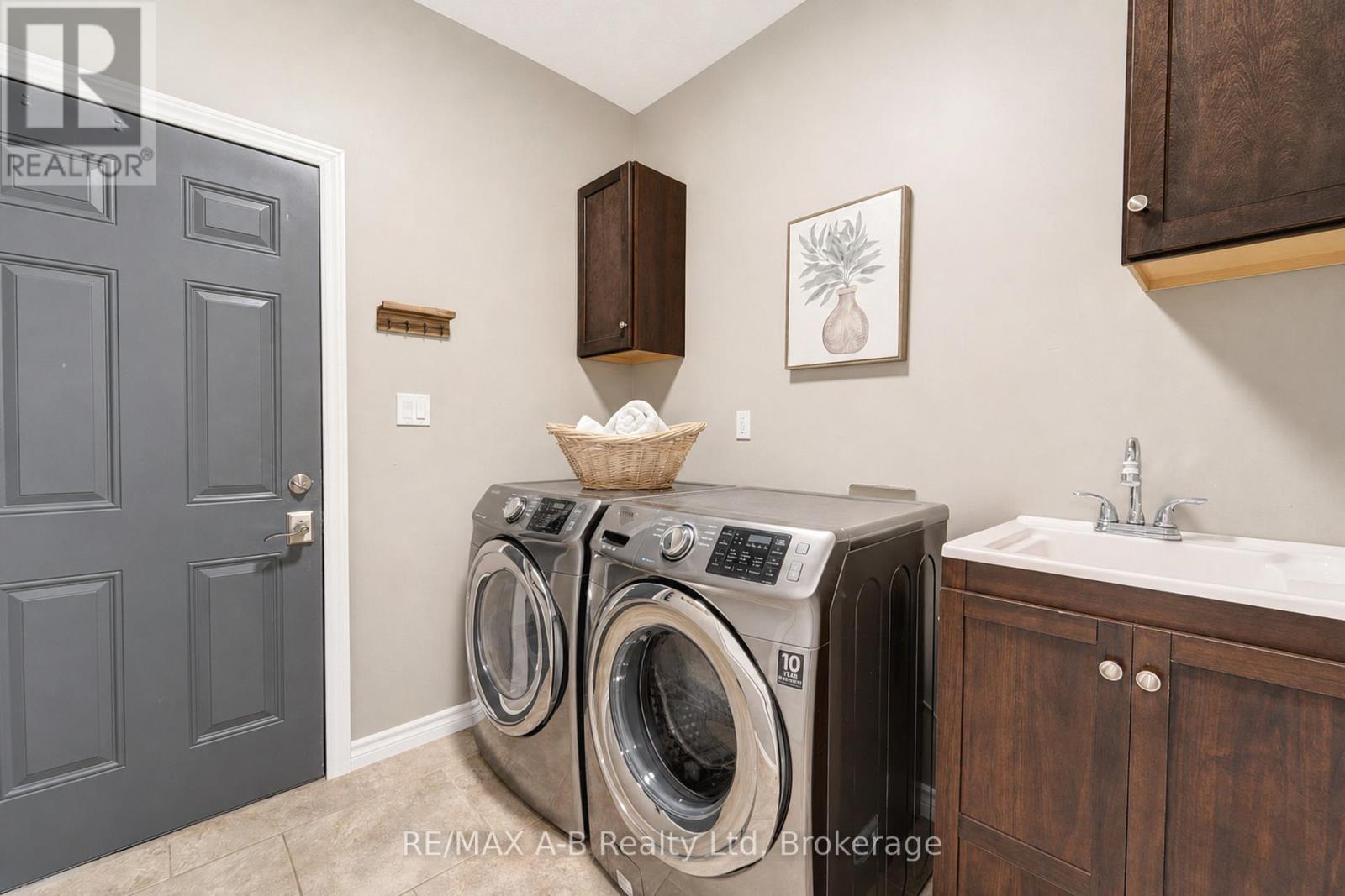 70 Kenton Street, West Perth (Mitchell), ON - Indoor Photo Showing Laundry Room