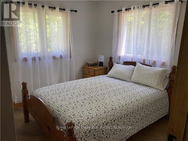 595 Old Diamond Lake Road, Hastings Highlands (Herschel Ward), ON - Indoor Photo Showing Bedroom