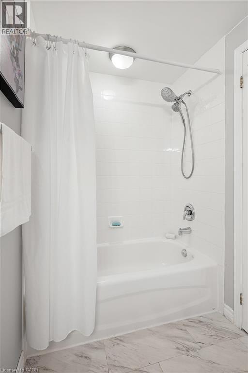 15 Gregg Court Unit# 5, Kitchener, ON - Indoor Photo Showing Bathroom