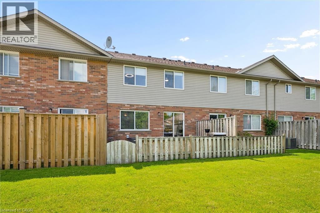 15 Gregg Court Unit# 5, Kitchener, ON - Outdoor