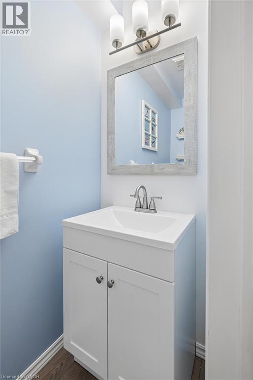 15 Gregg Court Unit# 5, Kitchener, ON - Indoor Photo Showing Bathroom