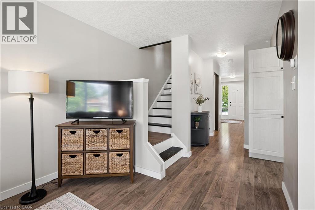15 Gregg Court Unit# 5, Kitchener, ON - Indoor Photo Showing Other Room