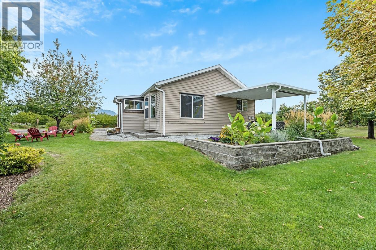 3022 Dunster Road, Kelowna, BC - Outdoor