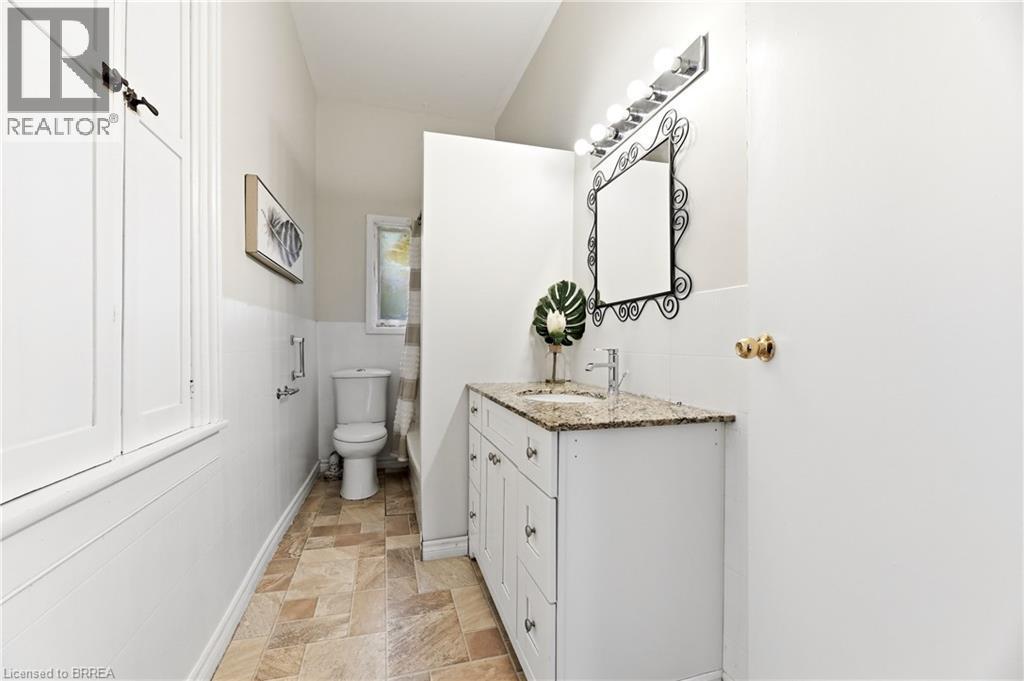 277 Main Street, Delhi, ON - Indoor Photo Showing Bathroom