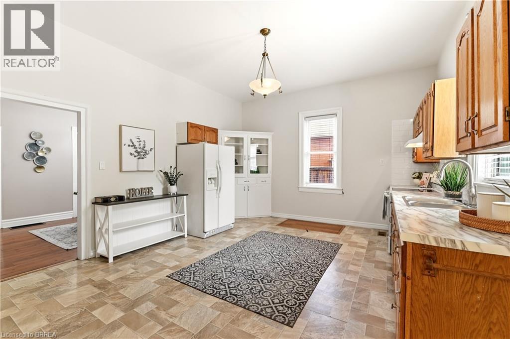277 Main Street, Delhi, ON - Indoor