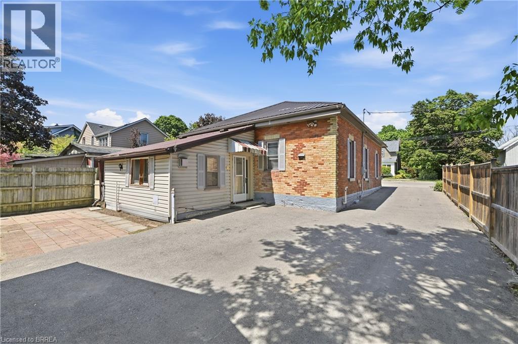 277 Main Street, Delhi, ON - Outdoor