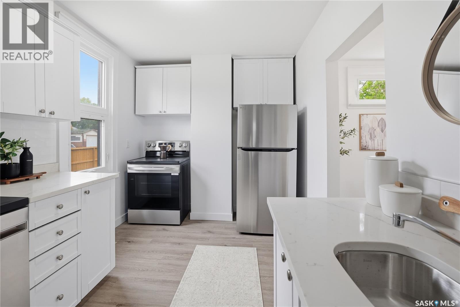 1376 King Street, Regina, SK - Indoor Photo Showing Kitchen
