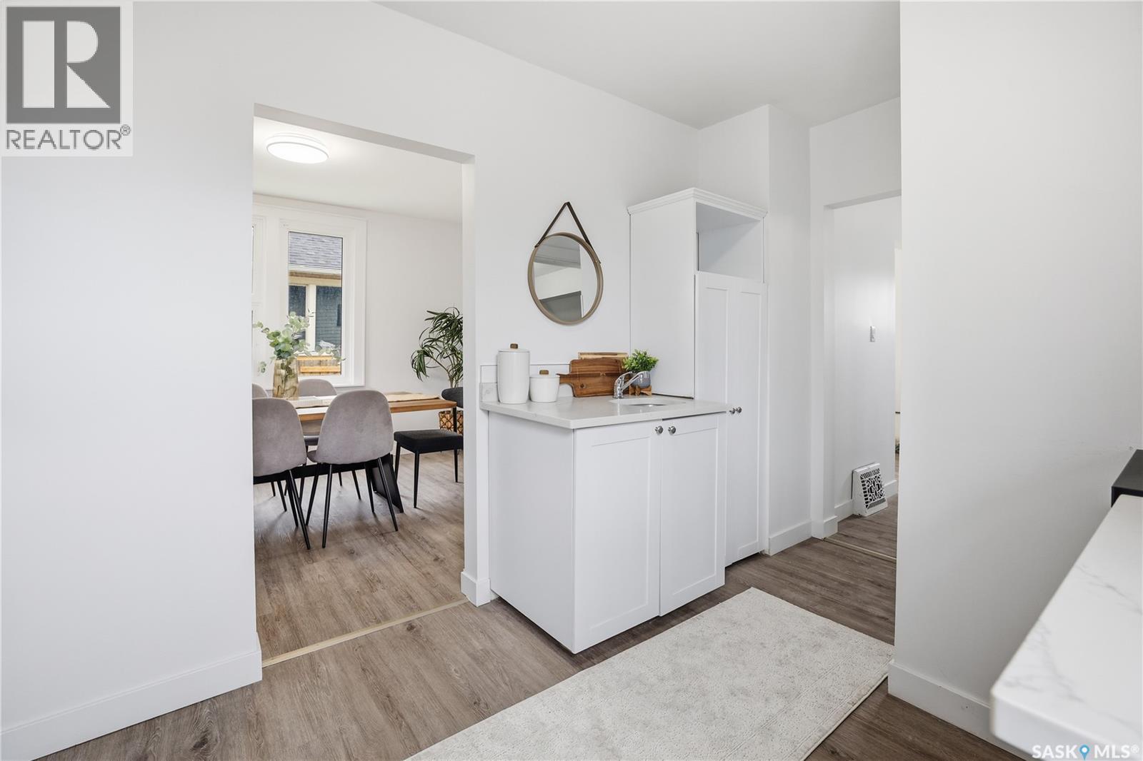 1376 King Street, Regina, SK - Indoor