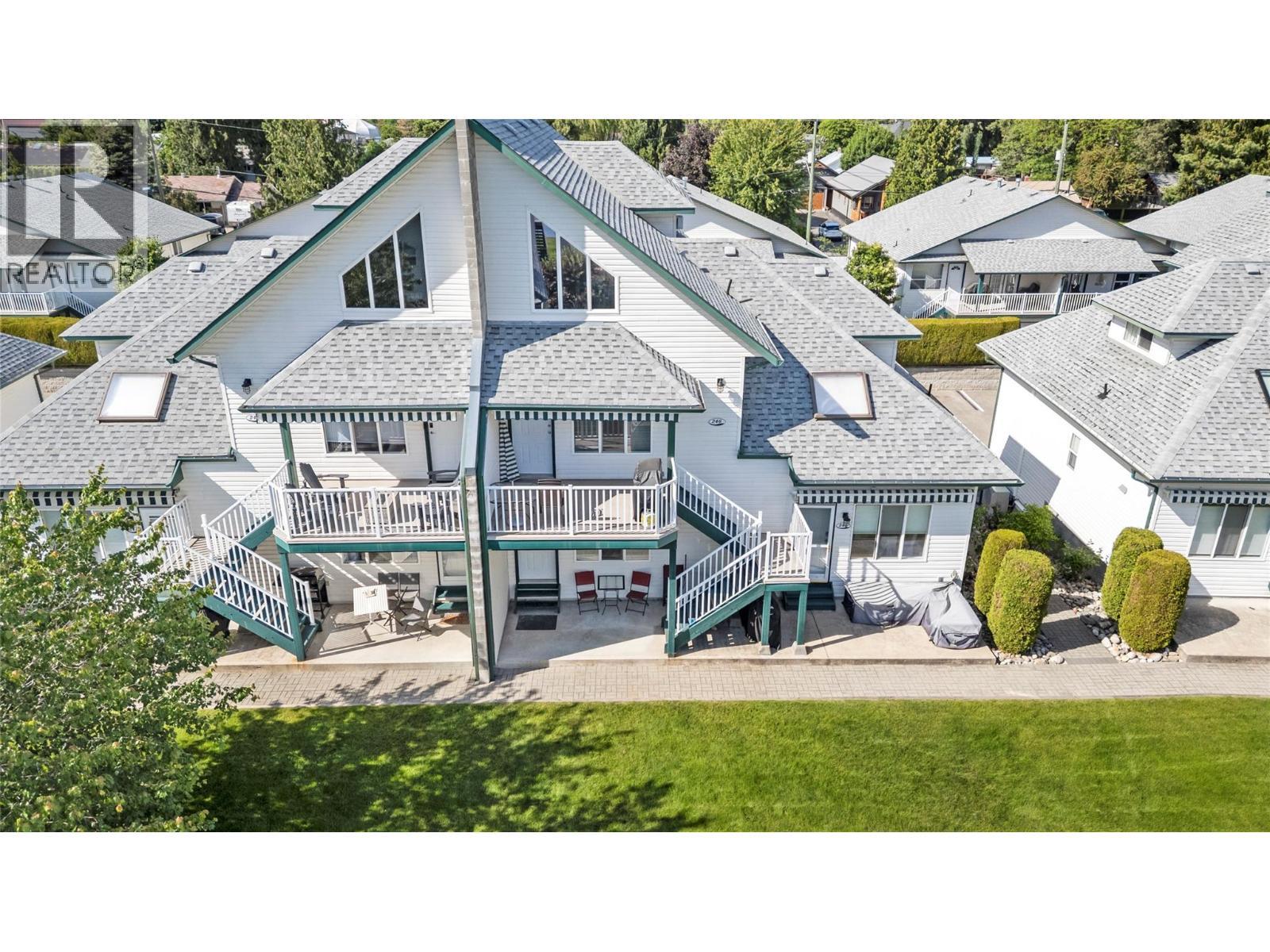 213 White Pine Crescent Unit# 243, Sicamous, BC - Outdoor