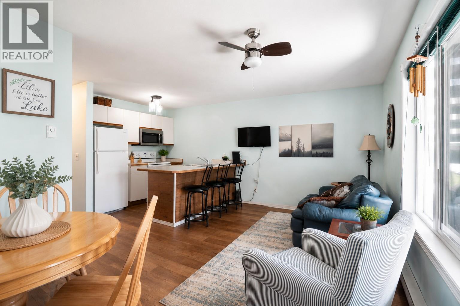 213 White Pine Crescent Unit# 243, Sicamous, BC - Indoor