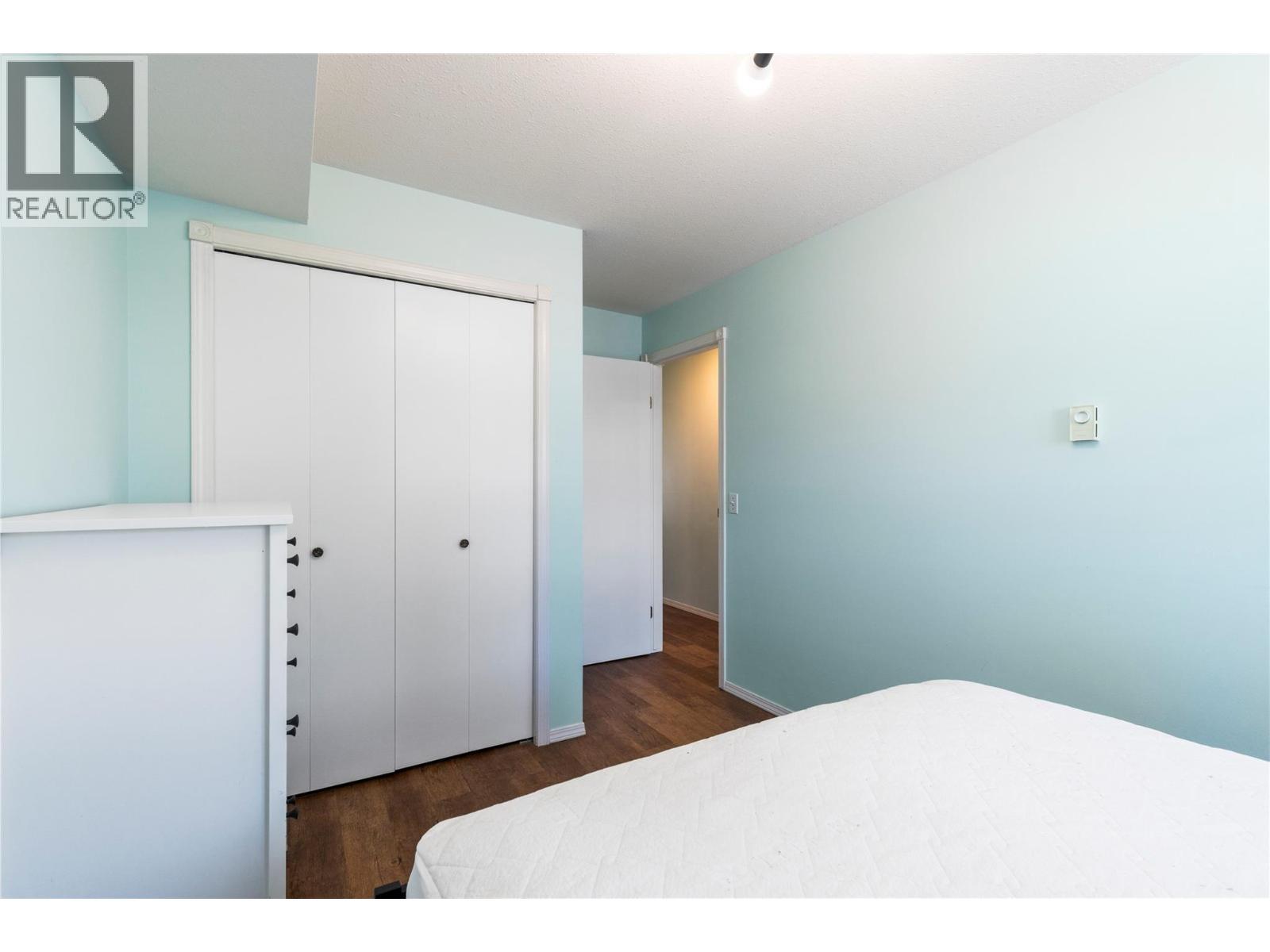 213 White Pine Crescent Unit# 243, Sicamous, BC - Indoor Photo Showing Bedroom