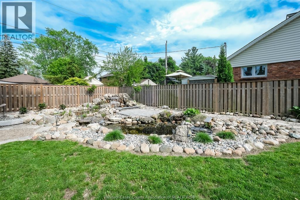 458 John M, Windsor, ON - Outdoor