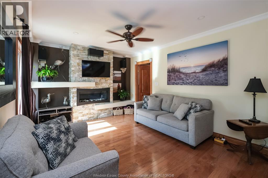 458 John M, Windsor, ON - Indoor Photo Showing Living Room With Fireplace