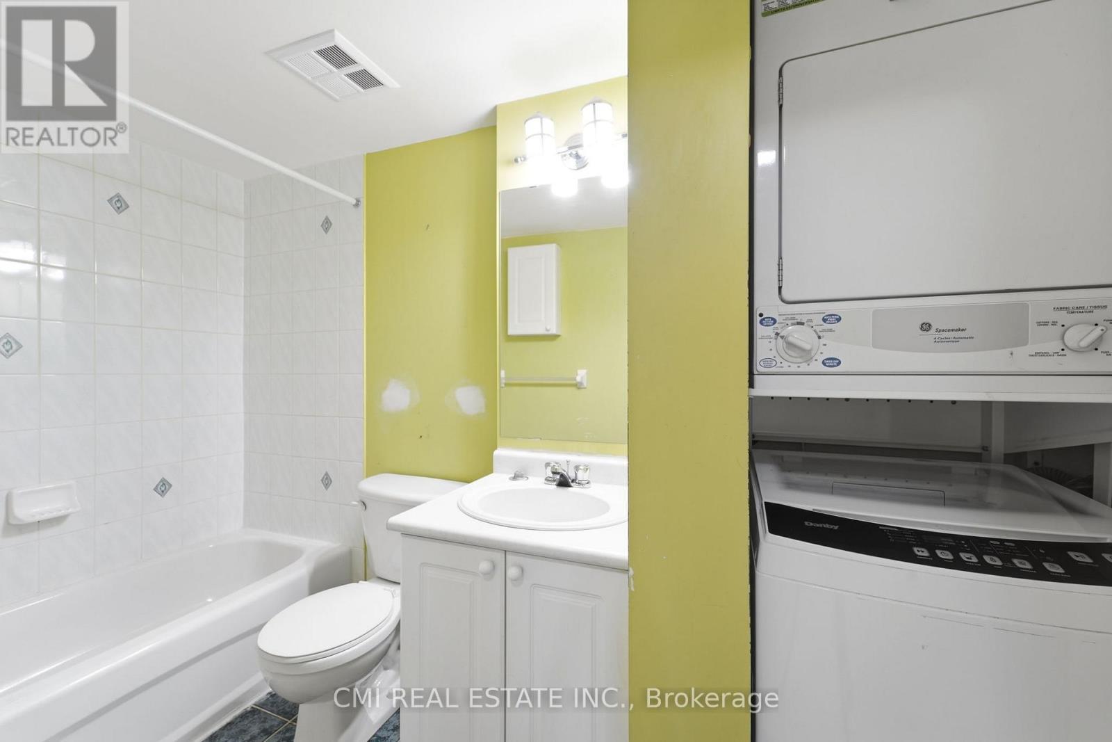 164 - 760 Lawrence Avenue W, Toronto, ON - Indoor Photo Showing Bathroom