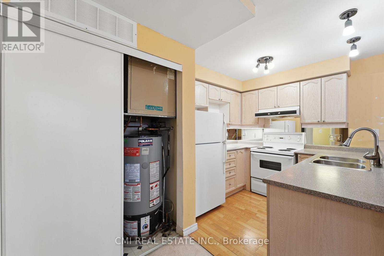 164 - 760 Lawrence Avenue W, Toronto, ON - Indoor Photo Showing Kitchen With Double Sink