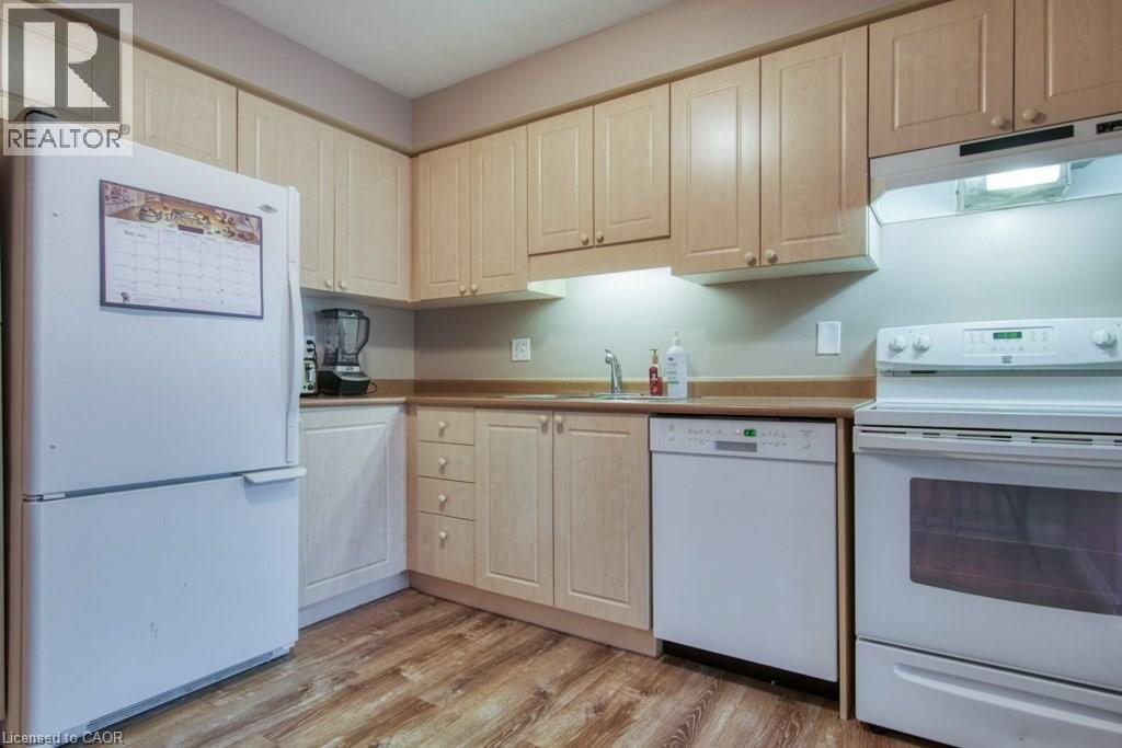 59 King William Court, Cambridge, ON - Indoor Photo Showing Kitchen