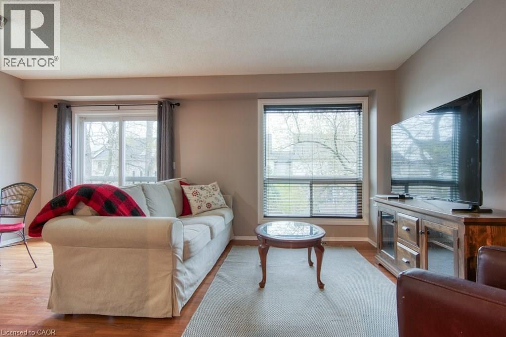 59 King William Court, Cambridge, ON - Indoor Photo Showing Living Room