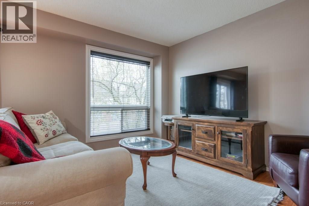 59 King William Court, Cambridge, ON - Indoor Photo Showing Living Room
