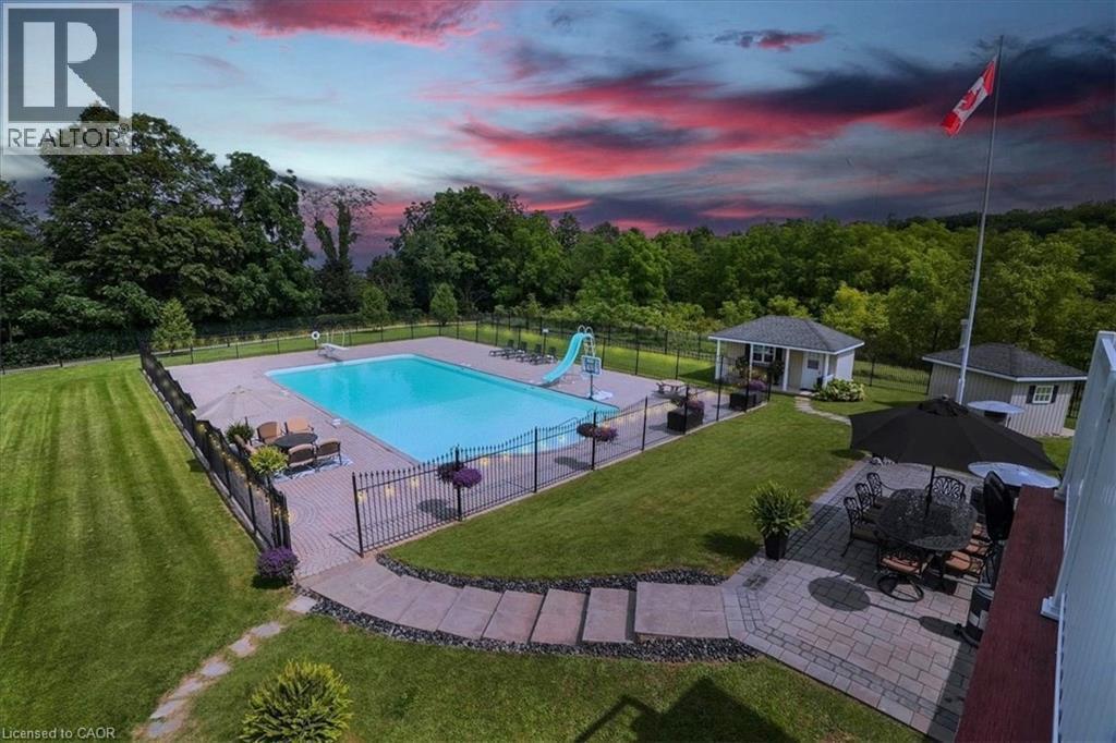 10 Azalea Court, Stoney Creek, ON
