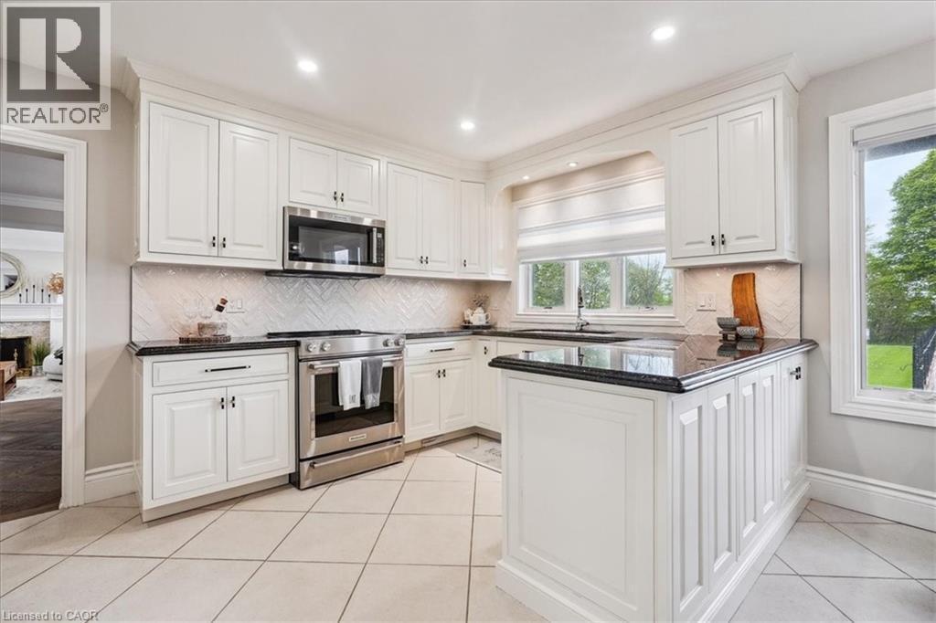 10 Azalea Court, Stoney Creek, ON