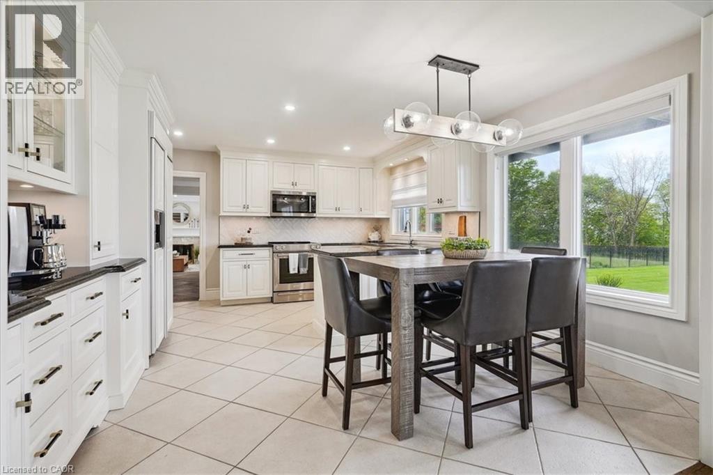 10 Azalea Court, Stoney Creek, ON