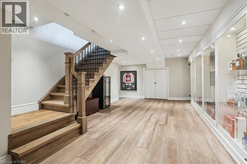 10 Azalea Court, Stoney Creek, ON