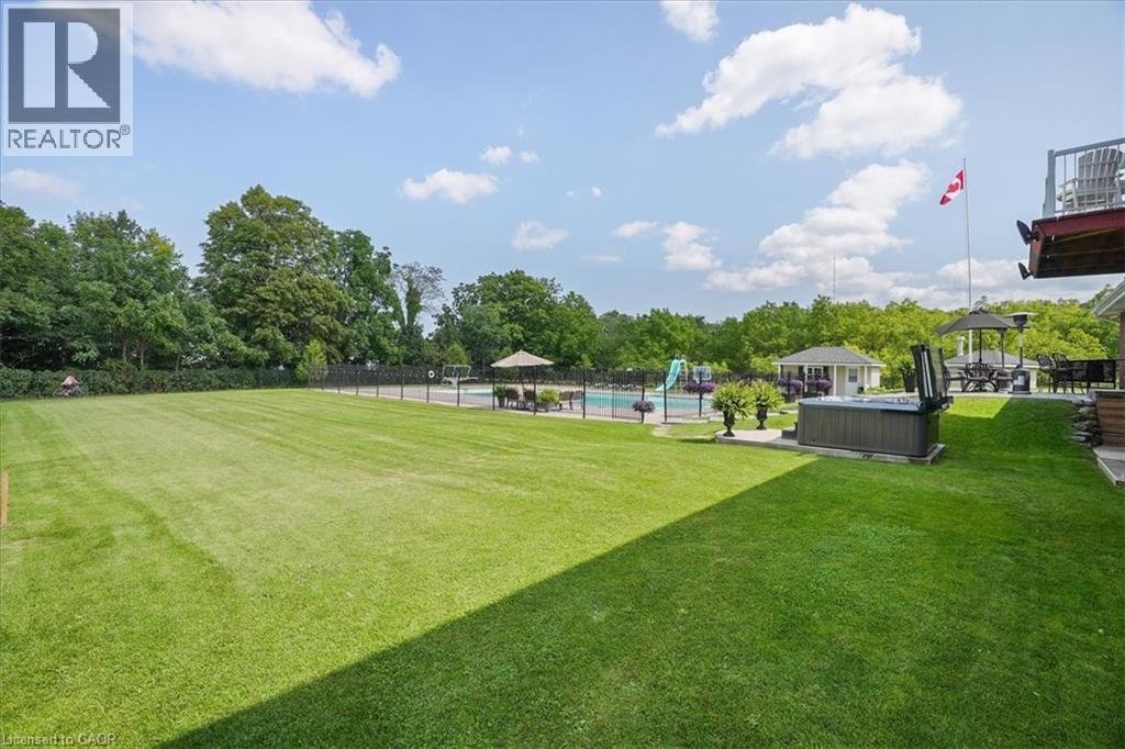 10 Azalea Court, Stoney Creek, ON