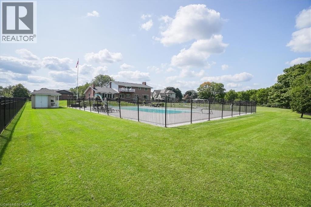 10 Azalea Court, Stoney Creek, ON