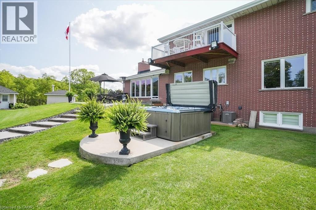 10 Azalea Court, Stoney Creek, ON